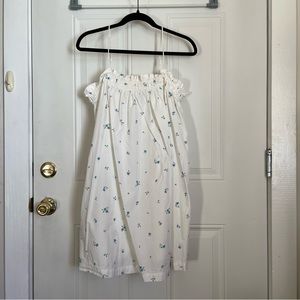 H&M pretty floral shift dress. Size medium